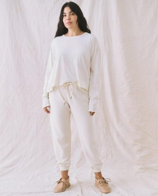 Attireary.shop0525e063b4 2