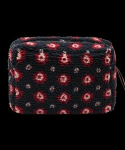 Attireary.shop4bd04344a0 1
