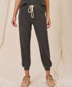 Attireary.shop6f9e58ea84 1
