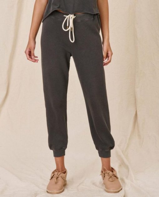 Attireary.shop6f9e58ea84 1