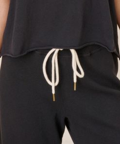 Attireary.shop885e09854b 4