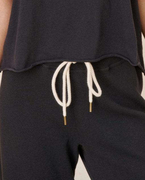 Attireary.shop885e09854b 4