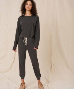 Attireary.shopacac4bd131 1